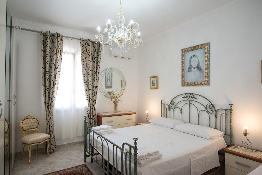 Alloggio In Villa Cristina B&B Gallipoli Bagian luar foto